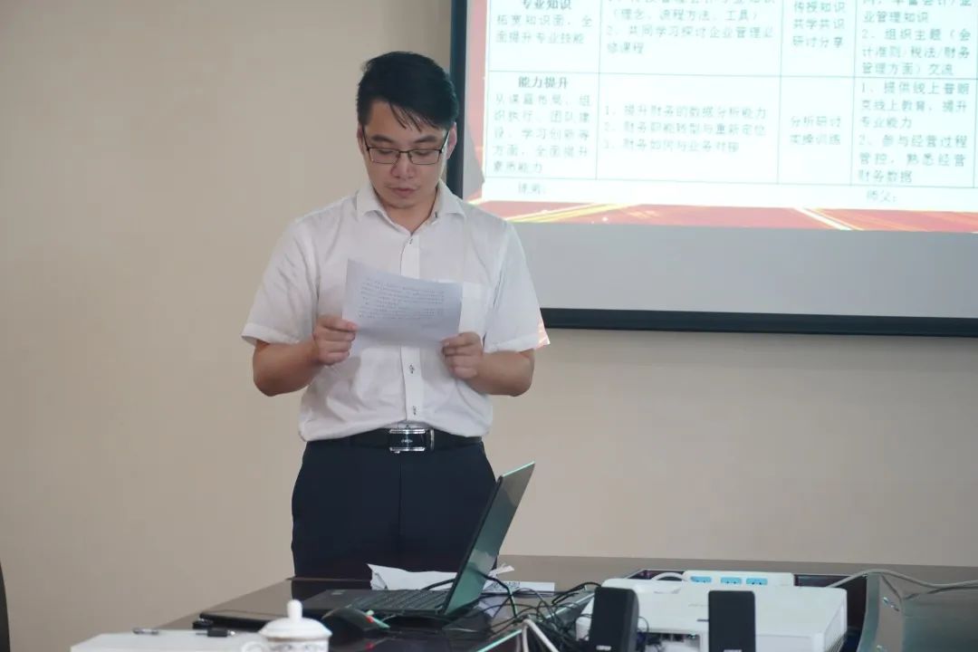 <a href=http://m.wljzc.cn target=_blank class=infotextkey><a href=http://m.wljzc.cn target=_blank class=infotextkey>双良</a>环境</a>“师带徒”签约仪式圆满落幕